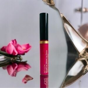Lipgloss REVLON Brush On Shine Lip Gloss Lip Color Strawberry Electric Lipstick